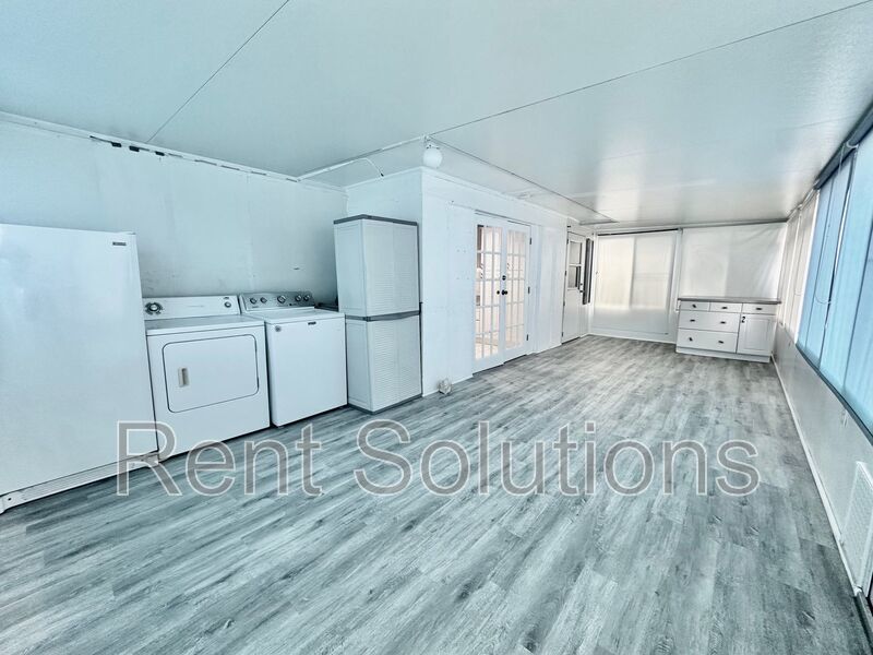 Tropical 2br/1ba duplex with storage in Bellair! property image