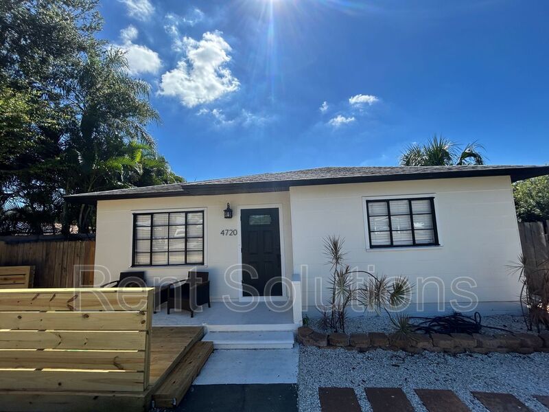 Charming Renovated 1-Bedroom Suite – Just Minutes from Downtown St. Petersburg property image