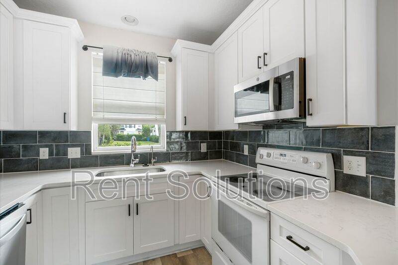 Charming Townhome in Serene Country Chase Community property image