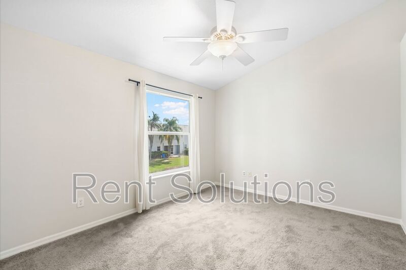 Charming Townhome in Serene Country Chase Community property image