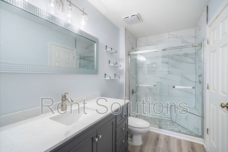 Charming Townhome in Serene Country Chase Community property image