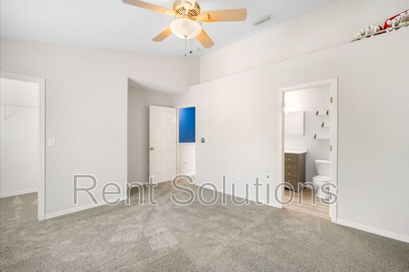 Charming Townhome in Serene Country Chase Community property image