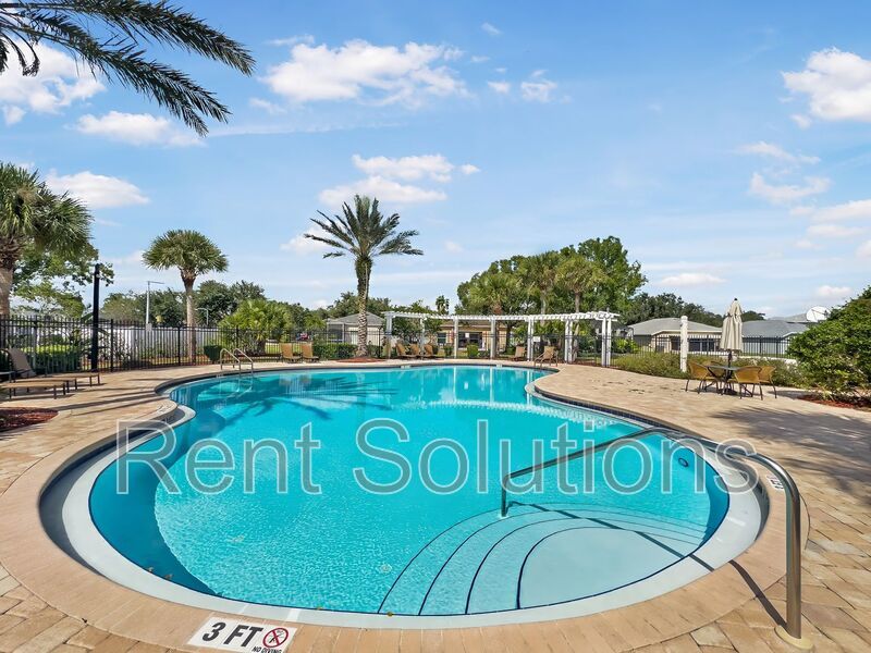 Charming Townhome in Serene Country Chase Community property image