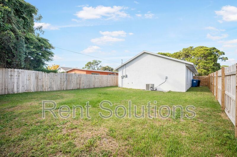 Cozy 3-Bedroom Home in St. Petersburg! property image