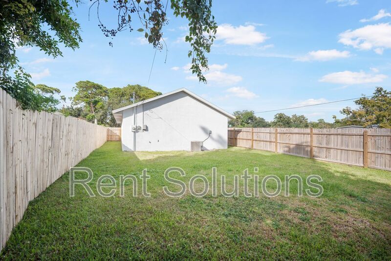 Cozy 3-Bedroom Home in St. Petersburg! property image