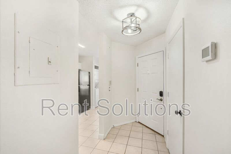 Beautiful Updated 2/1.5 Condo property image