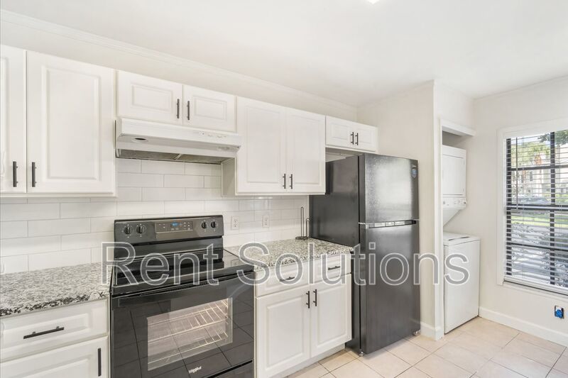 Beautiful Updated 2/1.5 Condo property image