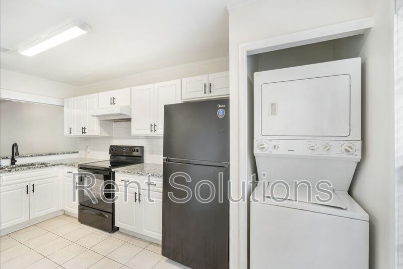 Beautiful Updated 2/1.5 Condo property image