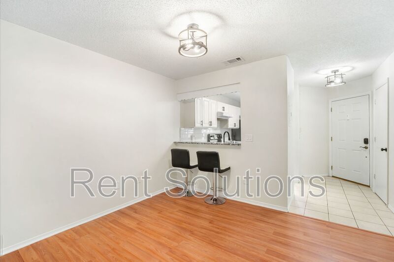 Beautiful Updated 2/1.5 Condo property image