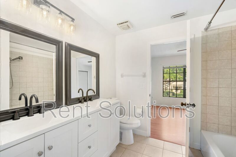 Beautiful Updated 2/1.5 Condo property image