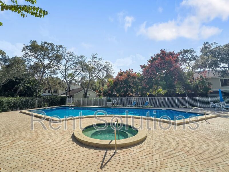 Beautiful Updated 2/1.5 Condo property image