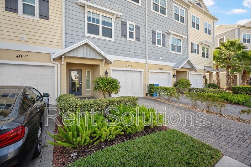 Stunning 3-Bedroom Townhome in Rocky Point – Modern Living Minutes from Westshore! property image