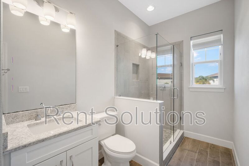 Stunning 3-Bedroom Townhome in Rocky Point – Modern Living Minutes from Westshore! property image