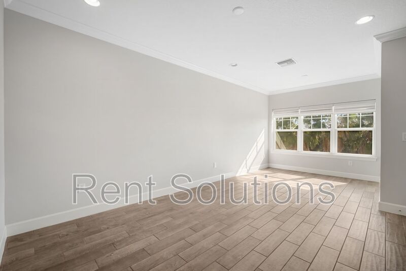 Stunning 3-Bedroom Townhome in Rocky Point – Modern Living Minutes from Westshore! property image