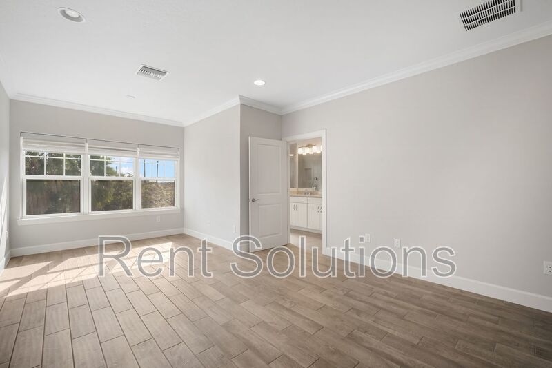 Stunning 3-Bedroom Townhome in Rocky Point – Modern Living Minutes from Westshore! property image
