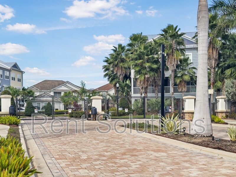 Stunning 3-Bedroom Townhome in Rocky Point – Modern Living Minutes from Westshore! property image