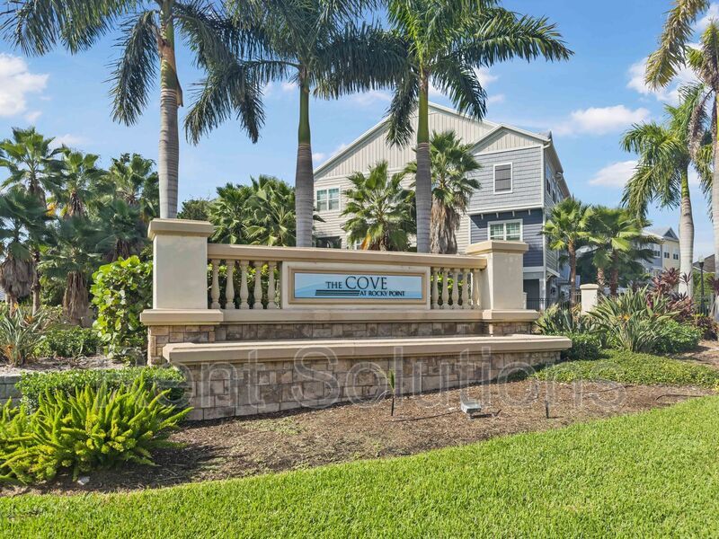Stunning 3-Bedroom Townhome in Rocky Point – Modern Living Minutes from Westshore! property image