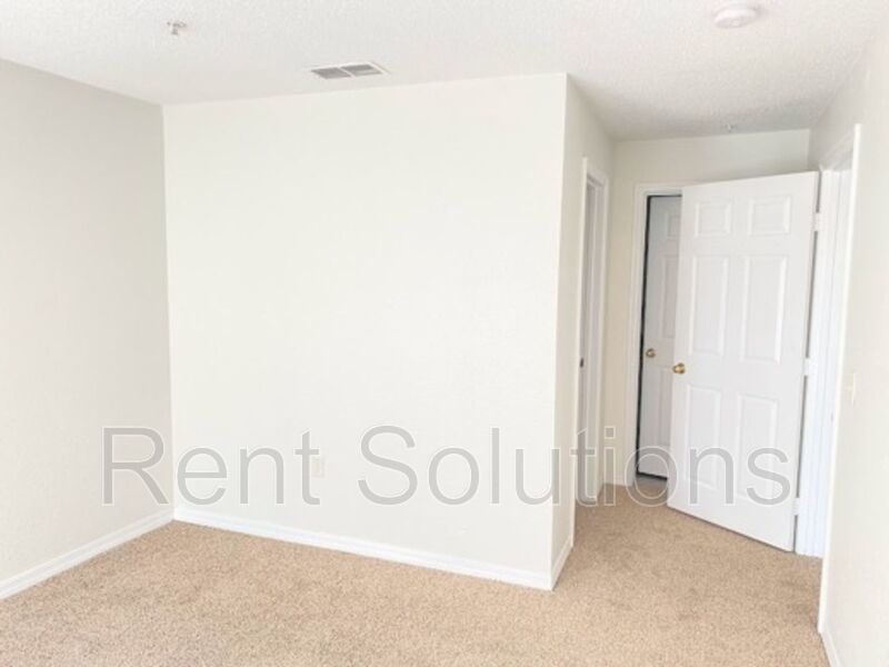 Modern 2-Bedroom Condo in Gated Resort-Style Community property image