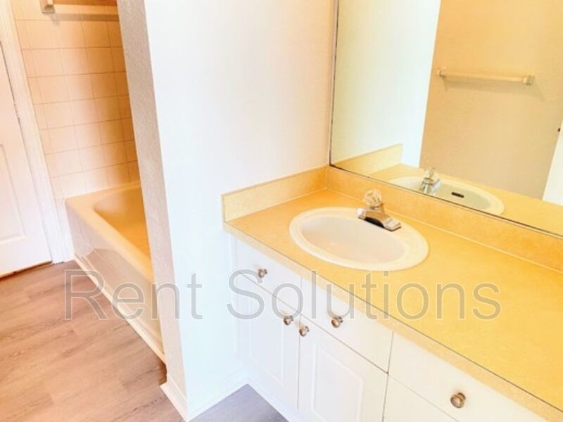 Modern 2-Bedroom Condo in Gated Resort-Style Community property image