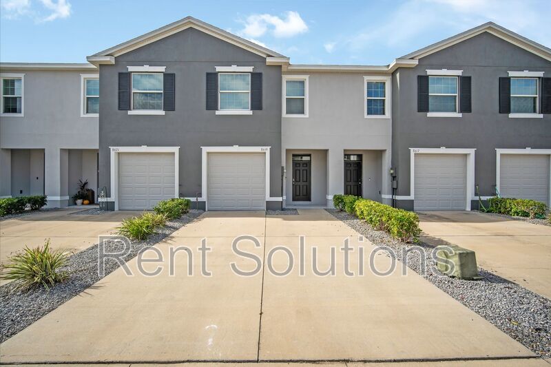 Charming 3-Bed, 2.5-Bath Townhome in Gated Community property image