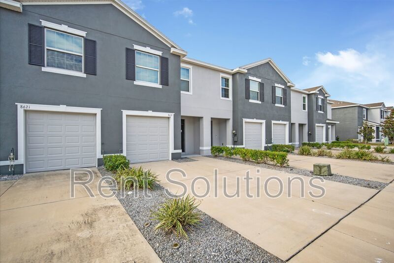 Charming 3-Bed, 2.5-Bath Townhome in Gated Community property image