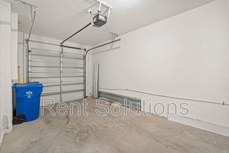 Charming 3-Bed, 2.5-Bath Townhome in Gated Community property image