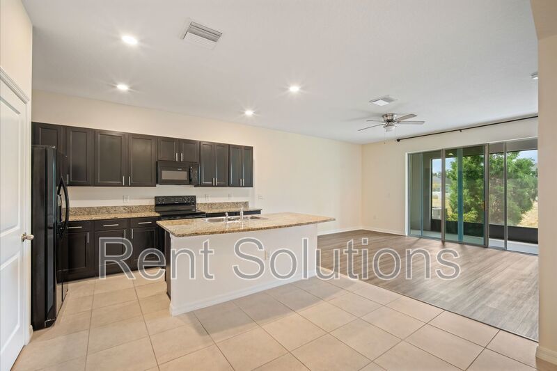 Charming 3-Bed, 2.5-Bath Townhome in Gated Community property image