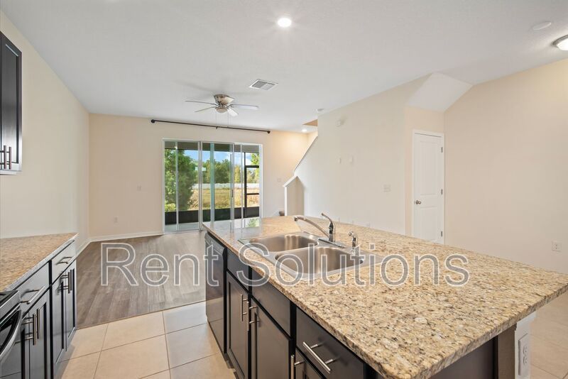 Charming 3-Bed, 2.5-Bath Townhome in Gated Community property image