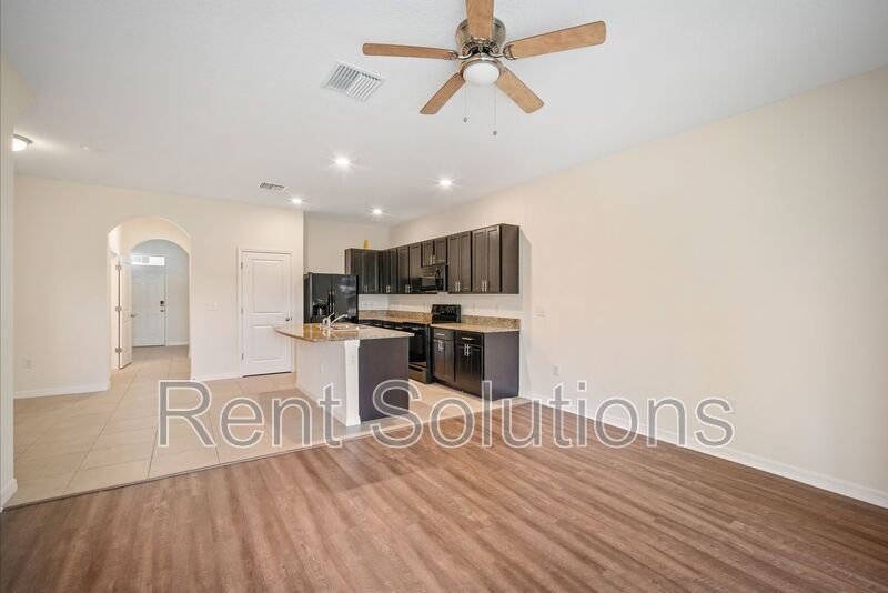 Charming 3-Bed, 2.5-Bath Townhome in Gated Community property image