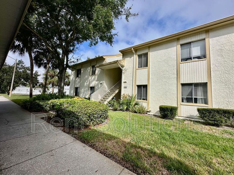 2 Bed/2 Bath Ground Floor Unit in EastLake Woodlands Community, Oldsmar! property image