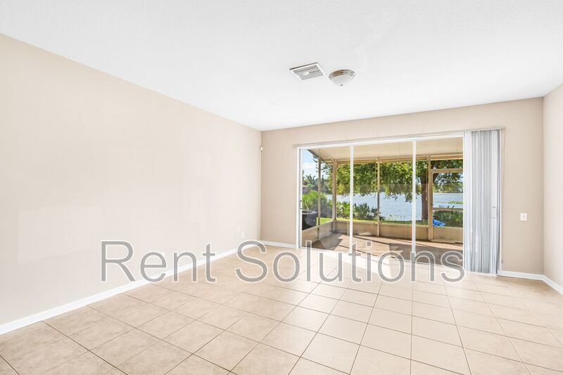 Beautiful 3-Bedroom Townhome in Gated Solana Bay Community property image