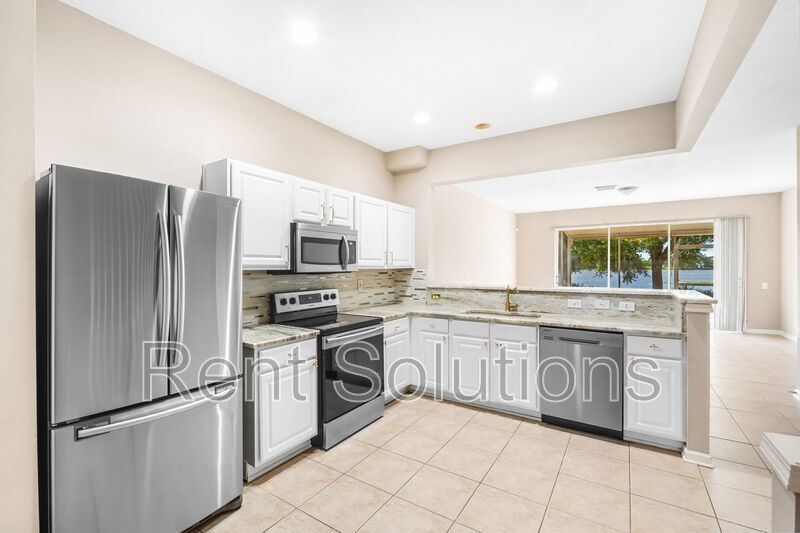 Beautiful 3-Bedroom Townhome in Gated Solana Bay Community property image