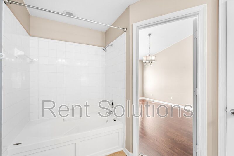 Beautiful 3-Bedroom Townhome in Gated Solana Bay Community property image