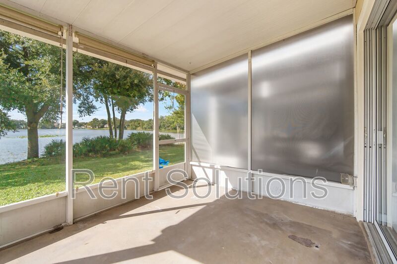 Beautiful 3-Bedroom Townhome in Gated Solana Bay Community property image