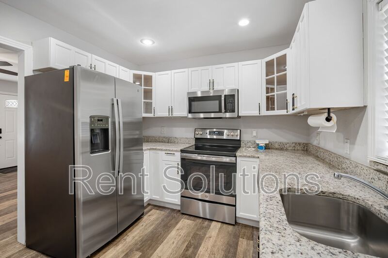 Renovated 3BR/2BA centrally located Tampa home. property image