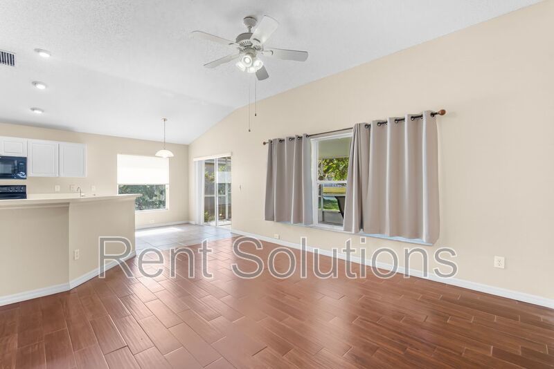 Beautiful 3BR/2BA home with 2 car garage in Villa Rosa! property image