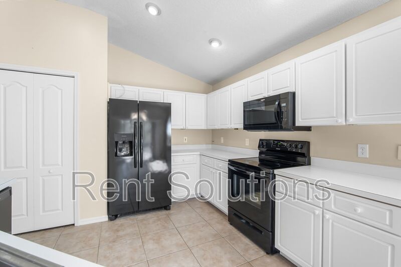 Beautiful 3BR/2BA home with 2 car garage in Villa Rosa! property image