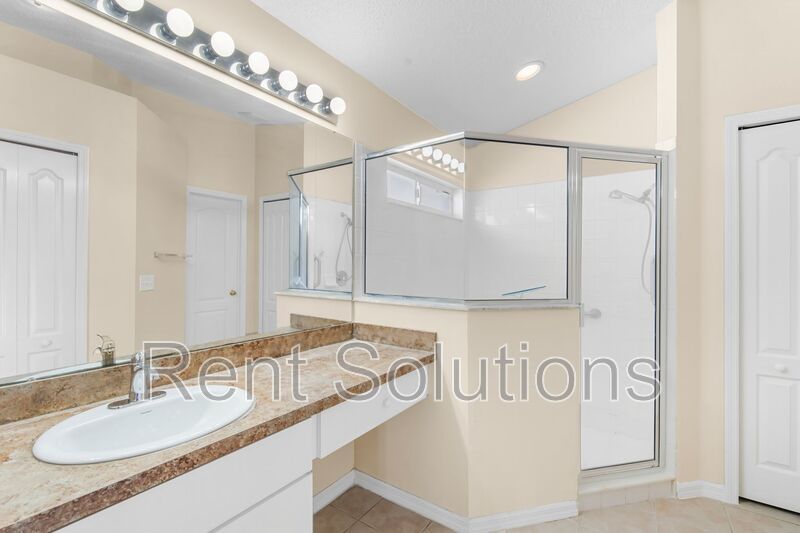 Beautiful 3BR/2BA home with 2 car garage in Villa Rosa! property image