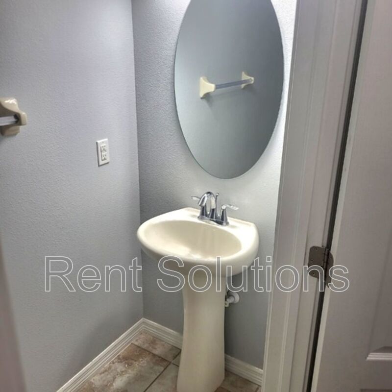 STUNNING CORNER 3 Beds/ 2.5 Bths Townhome situated on a conservation  in desirable Hammocks Community! property image