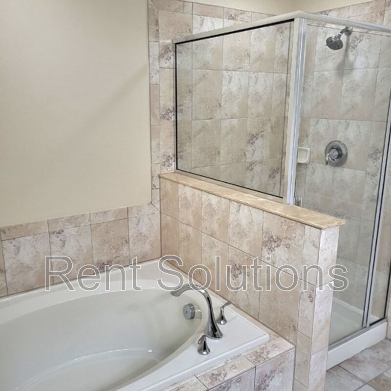 STUNNING CORNER 3 Beds/ 2.5 Bths Townhome situated on a conservation  in desirable Hammocks Community! property image