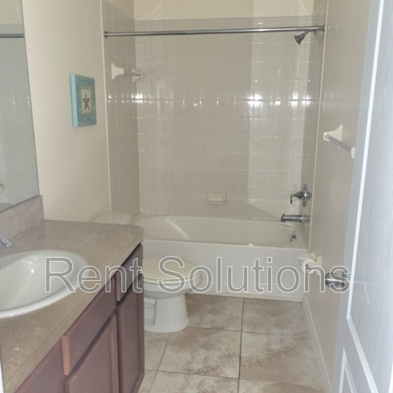 STUNNING CORNER 3 Beds/ 2.5 Bths Townhome situated on a conservation  in desirable Hammocks Community! property image