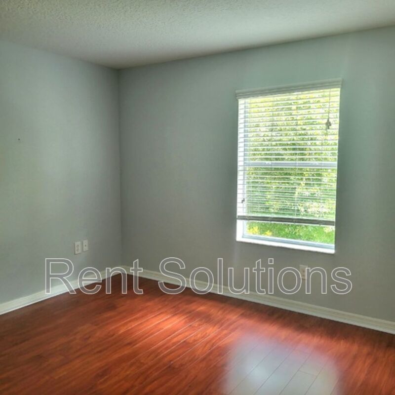 STUNNING CORNER 3 Beds/ 2.5 Bths Townhome situated on a conservation  in desirable Hammocks Community! property image