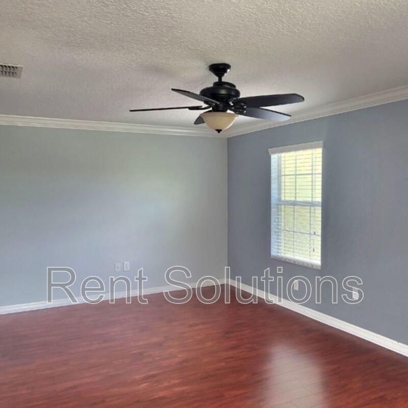 STUNNING CORNER 3 Beds/ 2.5 Bths Townhome situated on a conservation  in desirable Hammocks Community! property image