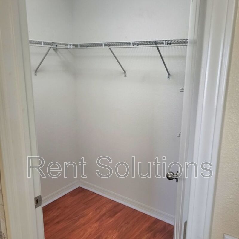 STUNNING CORNER 3 Beds/ 2.5 Bths Townhome situated on a conservation  in desirable Hammocks Community! property image