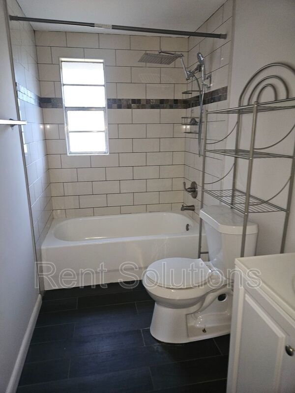 Charming 2-Bedroom, 1-Bathroom Duplex in Convenient Location property image