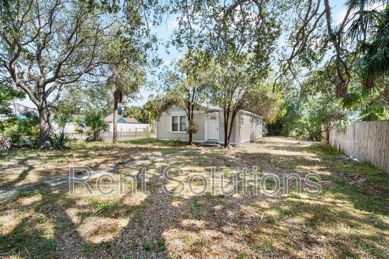 Charming 2 Bed, 2 Bath Newly Remodeled Home Corner Lot in St. Pete! property image