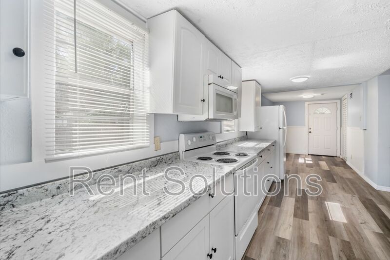 Charming 2 Bed, 2 Bath Newly Remodeled Home Corner Lot in St. Pete! property image