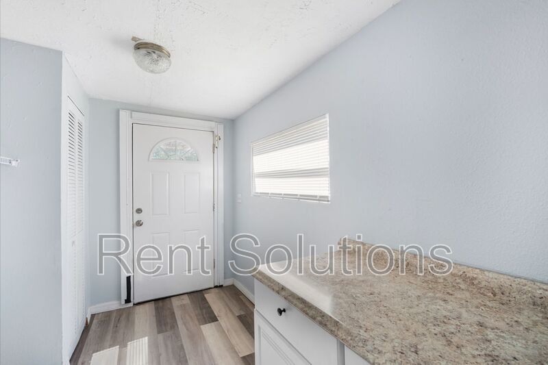 Charming 2 Bed, 2 Bath Newly Remodeled Home Corner Lot in St. Pete! property image