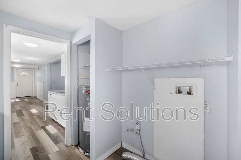 Charming 2 Bed, 2 Bath Newly Remodeled Home Corner Lot in St. Pete! property image