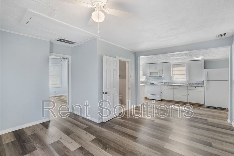 Charming 2 Bed, 2 Bath Newly Remodeled Home Corner Lot in St. Pete! property image